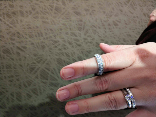 Jewelry Store «Helzberg Diamonds», reviews and photos, 2290 Miamisburg Centerville Rd, Dayton, OH 45459, USA