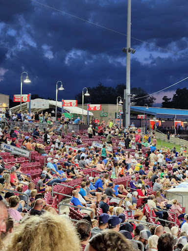 Stadium «Veterans Memorial Stadium», reviews and photos, 950 Rockford Rd SW, Cedar Rapids, IA 52404, USA