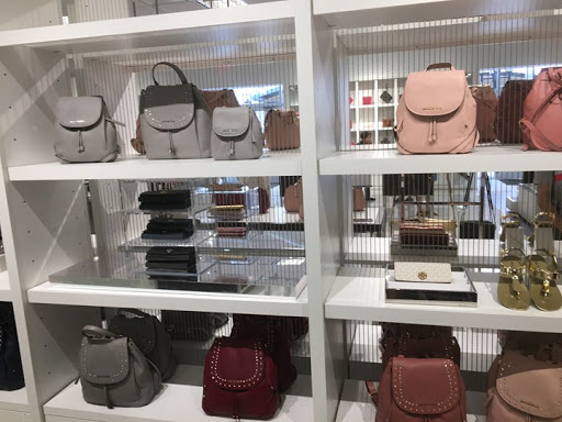 Fashion Accessories Store «Michael Kors», reviews and photos, 80 Premium Outlets Blvd Suite 323, Merrimack, NH 03054, USA