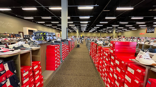 Shoe Store «DSW Designer Shoe Warehouse», reviews and photos, 2571 W Osceola Pkwy, Kissimmee, FL 34741, USA