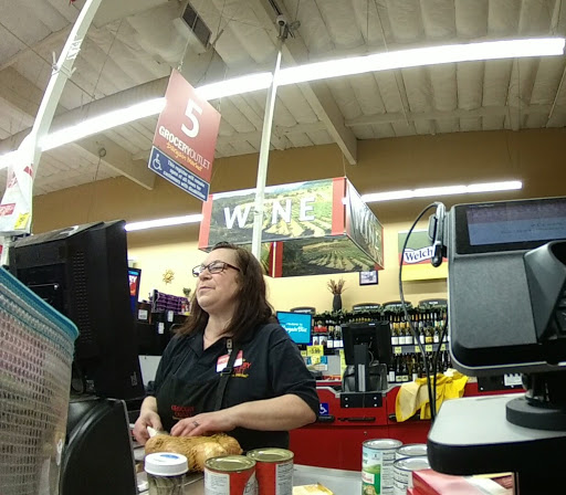 Grocery Store «Grocery Outlet Bargain Market», reviews and photos, 1460 Fitzgerald Dr, Pinole, CA 94564, USA