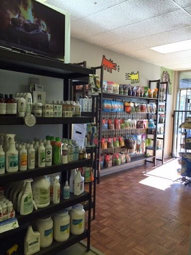 Pet Supply Store «HOWLISTIC», reviews and photos, 930 W Washington St #7, San Diego, CA 92103, USA