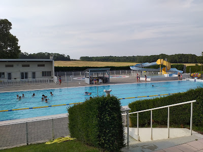 Piscine de plein air à Sézanne