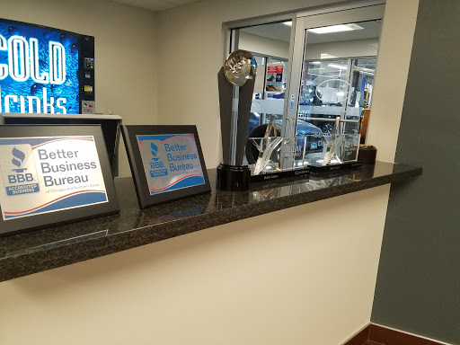 Subaru Dealer «Muller Subaru», reviews and photos, 1350 Park Ave W, Highland Park, IL 60035, USA