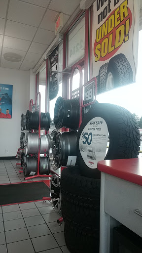 Tire Shop «Discount Tire Store - Lakewood, WA», reviews and photos, 2214 84th St S, Lakewood, WA 98499, USA