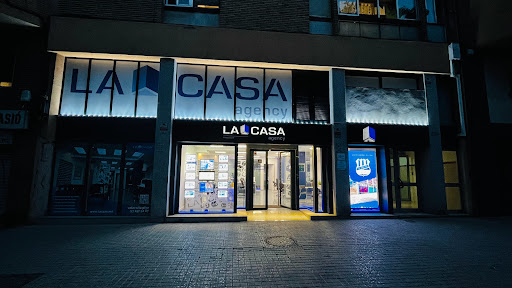 Agencia inmobiliaria en Barcelona, El Clot , Camp del Arpa | La Casa Agency en Barcelona