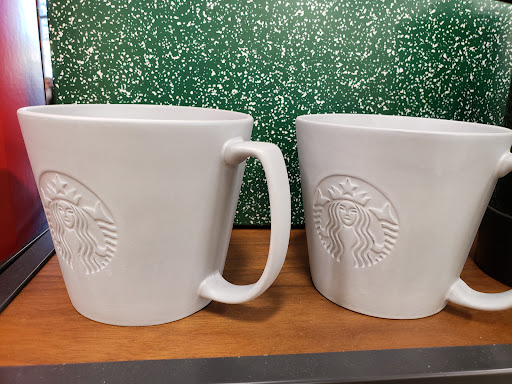 Coffee Shop «Starbucks», reviews and photos, 325 5th St, Brookings, OR 97415, USA