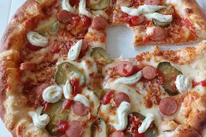 Red Chilis Pizza image