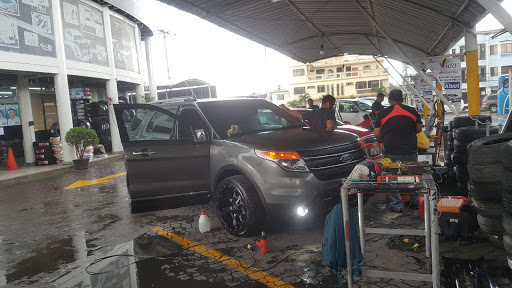 Lavado integral coche Guayaquil