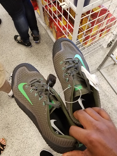 Clothing Store «Ross Dress for Less», reviews and photos, 902 Sepulveda Blvd, Harbor City, CA 90710, USA