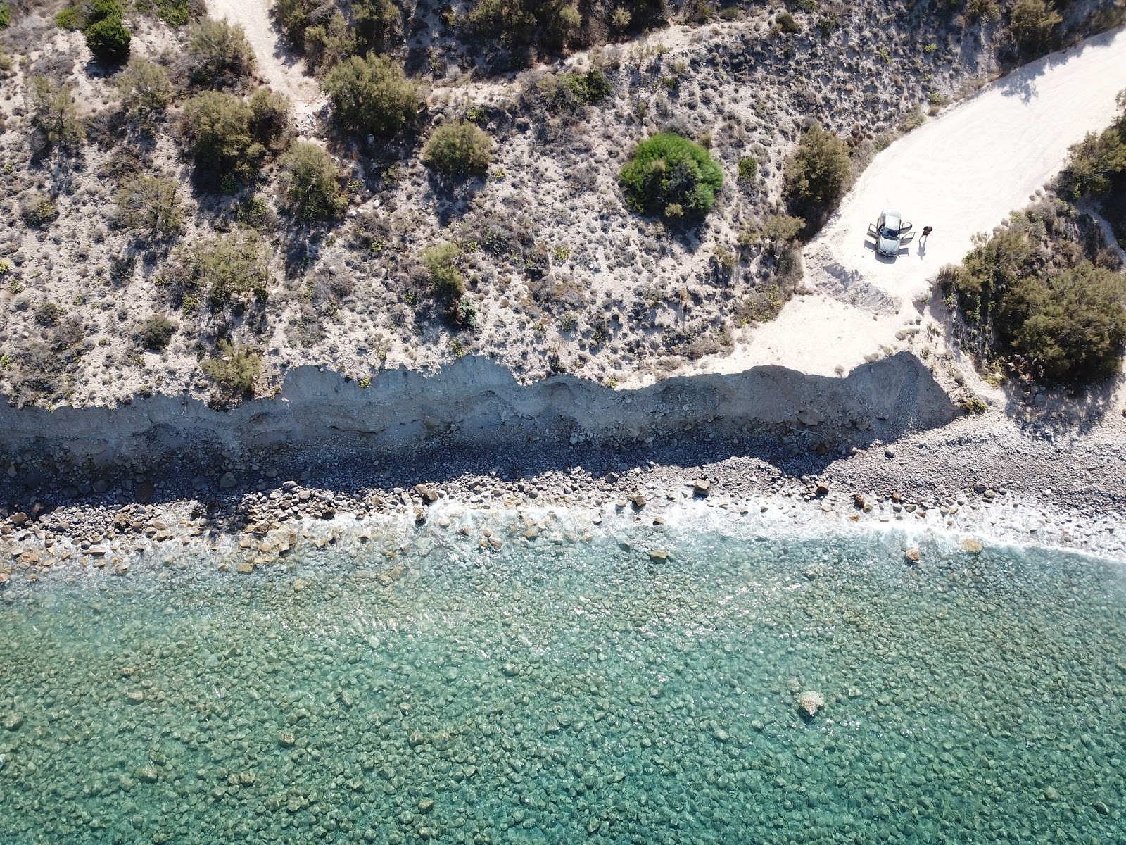 Photo de Nerodafni beach avec moyenne baie