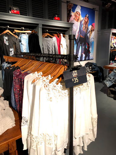 Clothing Store «Hollister Co.», reviews and photos, 19575 Biscayne Blvd #1335, Aventura, FL 33180, USA