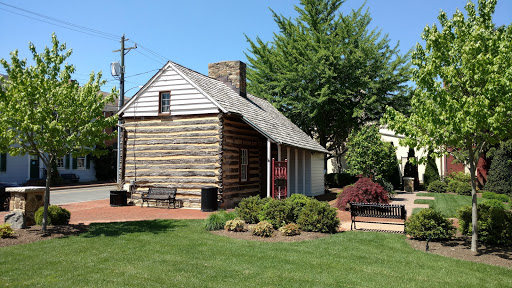 Donut Shop «B. Doughnut», reviews and photos, 7 Loudoun St SW, Leesburg, VA 20175, USA