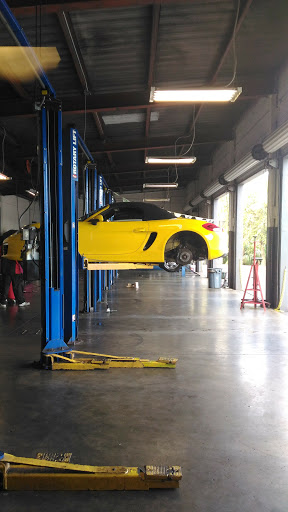 Auto Repair Shop «Rick Johnson Auto & Tire», reviews and photos, 15530 S Tamiami Trail, Fort Myers, FL 33908, USA