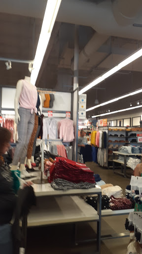 Clothing Store «Old Navy», reviews and photos, 23672 US Hwy 19 N, Clearwater, FL 33765, USA