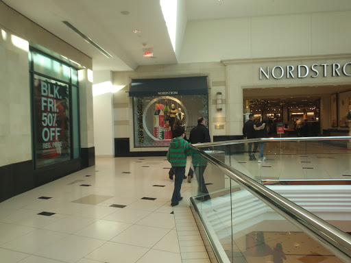Department Store «Nordstrom Twelve Oaks Mall», reviews and photos, 27640 Novi Rd, Novi, MI 48377, USA