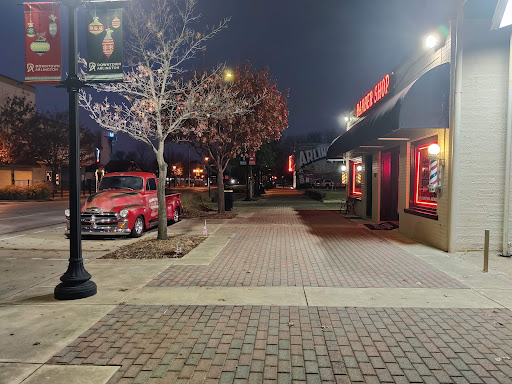 Barber Shop «LEGENDZ CLASSIC BARBER SHOP», reviews and photos, 207 N Center St, Arlington, TX 76011, USA