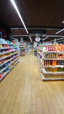 Sherpa Supermarché Morzine Muraille à Morzine