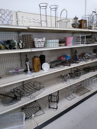 Thrift Store «Super Thrift Store Rescue Mission», reviews and photos, 13422 Saticoy St, North Hollywood, CA 91605, USA