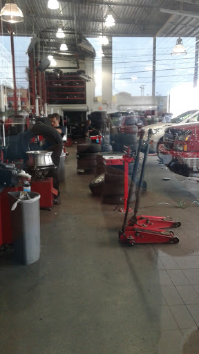 Tire Shop «Discount Tire Store - Spring Hill, TN», reviews and photos, 3000 Belshire Village Dr, Spring Hill, TN 37174, USA