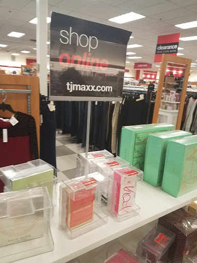 Department Store «T.J. Maxx», reviews and photos, 330 Howe Ave, Cuyahoga Falls, OH 44221, USA