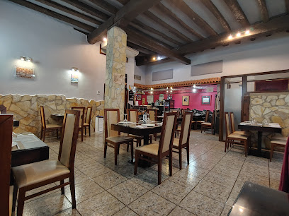 Restaurante Más Que Parrilla - C. Matías Pérez Marcos, 7, 10700 Hervás, Cáceres, Spain
