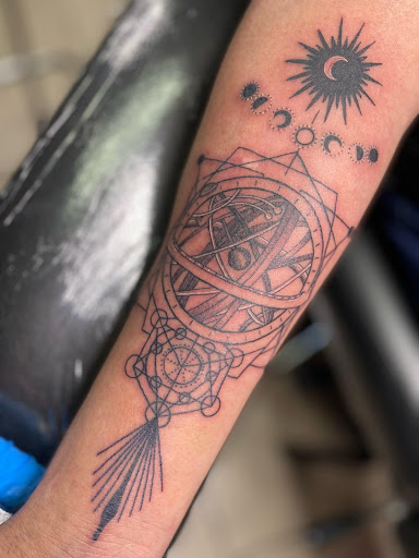 Tattoo Shop «Body Expressions Tattoo Studio», reviews and photos, 406 E Kingsbury St, Seguin, TX 78155, USA