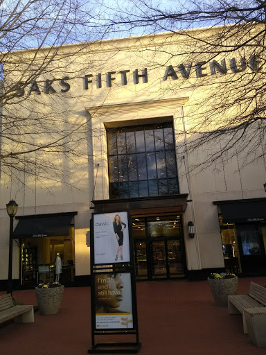 Saks Fifth Avenue, 9214 Stony Point Pkwy, Richmond, VA 23235, USA, 