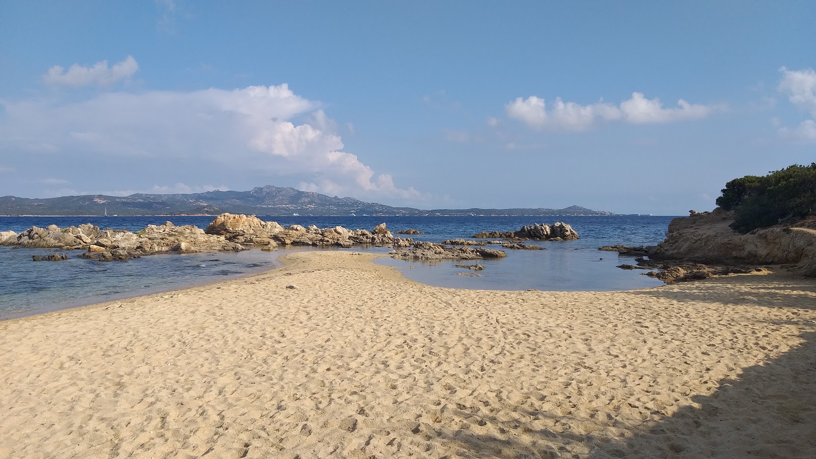 Foto van Spiaggia Punta Volpe - populaire plek onder ontspanningskenners