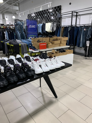 Department Store «Saks OFF 5TH», reviews and photos, 300 Canal St, Somerville, MA 02145, USA