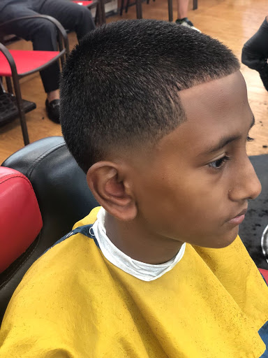 Barber Shop «Los Primos Barbershop», reviews and photos, 459 Moody St, Waltham, MA 02453, USA