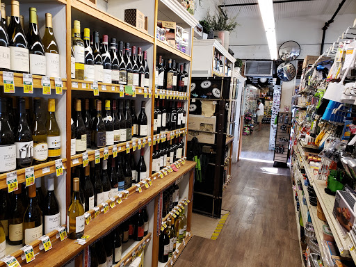 Grocery Store «Roche Harbor Grocery Store», reviews and photos, 248 Reuben Memorial Dr, Friday Harbor, WA 98250, USA