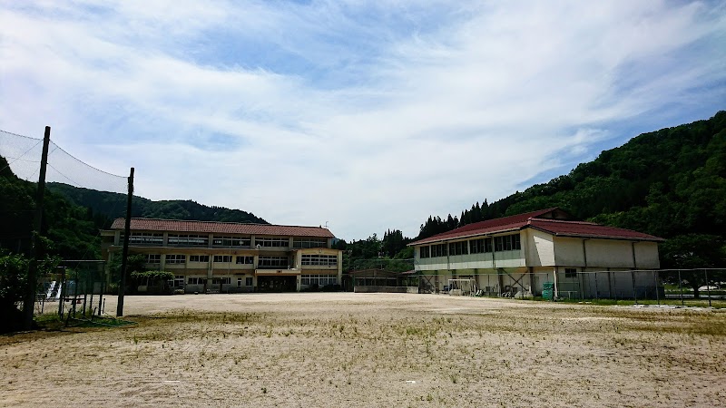 新見市立塩城小学校