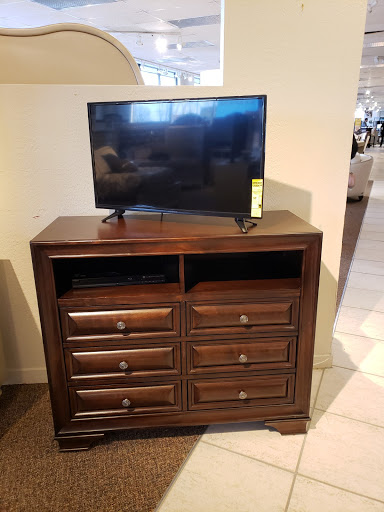 Furniture Store «Gardner-White Furniture», reviews and photos, 4400 E 14 Mile Rd, Warren, MI 48092, USA