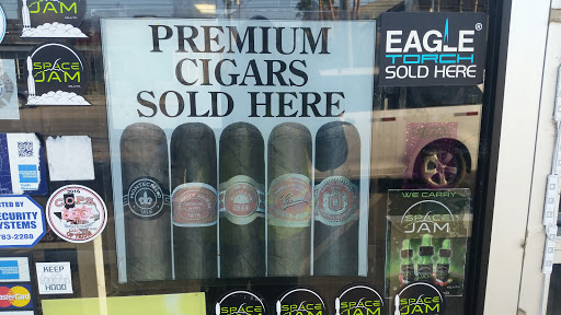 Tobacco Shop «Smoke N Pipes Smoke Shop», reviews and photos, 5306 Washington Ave, Houston, TX 77007, USA