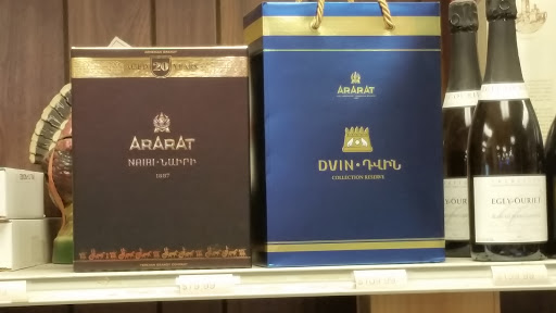 Liquor Store «ShopRite Wines & Spirits», reviews and photos, 3161 Quakerbridge Rd, Hamilton Township, NJ 08619, USA