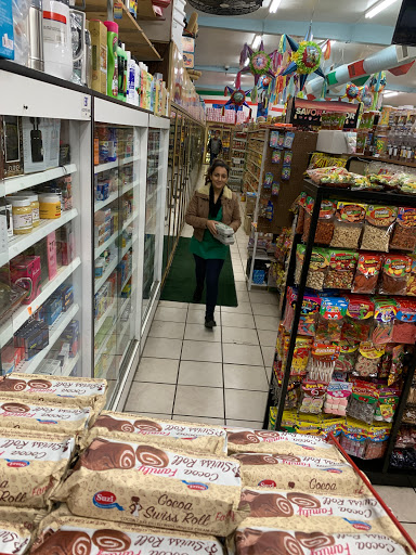 Grocery Store «La Fiesta Latina Market», reviews and photos, 453 Garces Hwy, Delano, CA 93215, USA