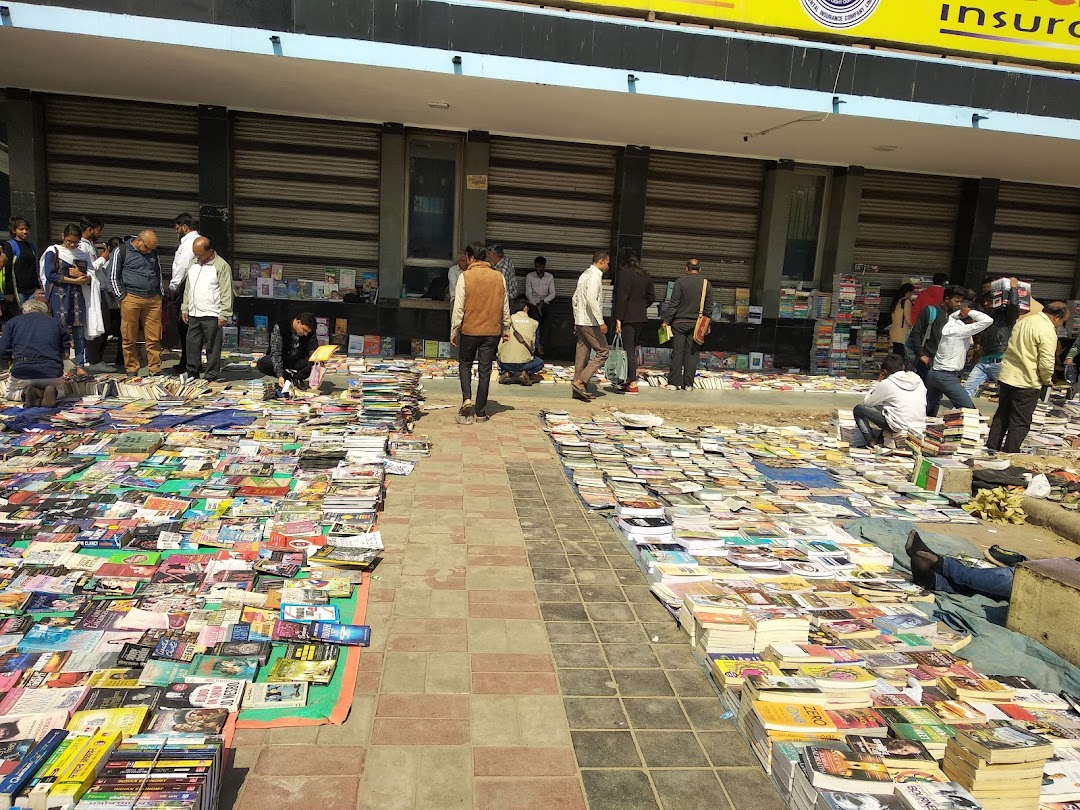 Daryaganj Sunday Book Market