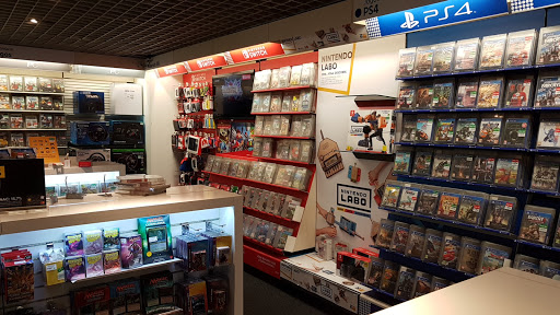 Video game stores Oporto