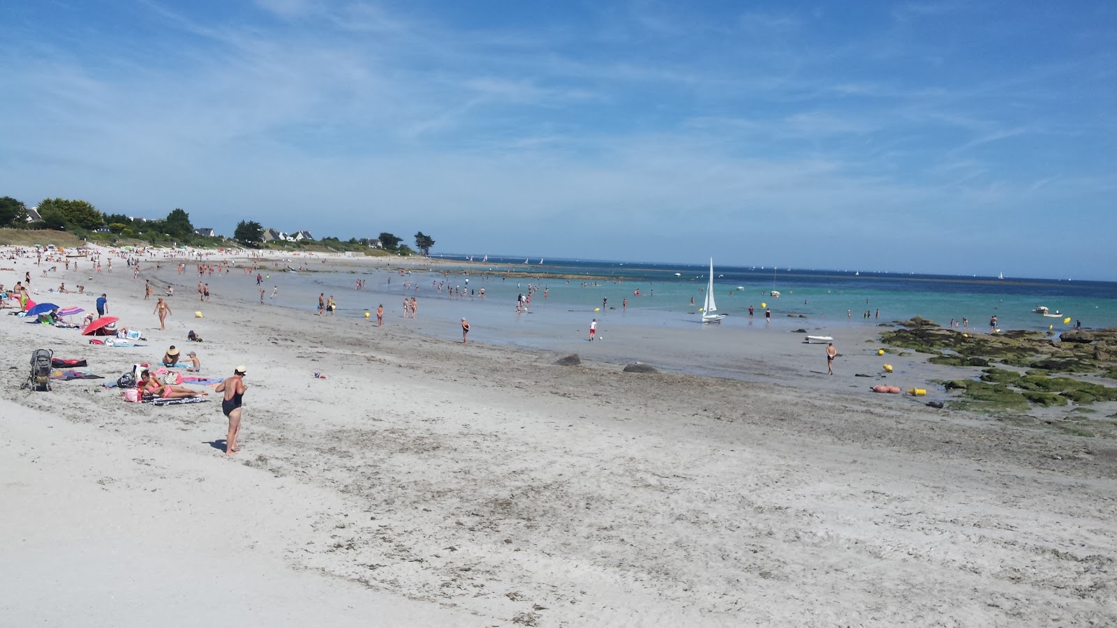 Plage de Lodonnec'in fotoğrafı - rahatlamayı sevenler arasında popüler bir yer