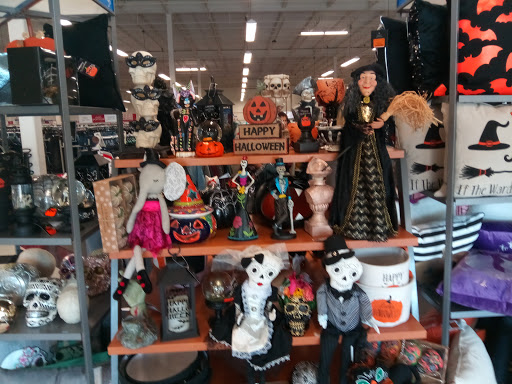 Clothing Store «Burlington Coat Factory», reviews and photos, 370 US-130, Hightstown, NJ 08520, USA