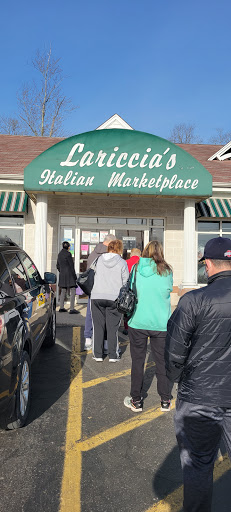 Lariccias Italian Market Place Restaurant image 7
