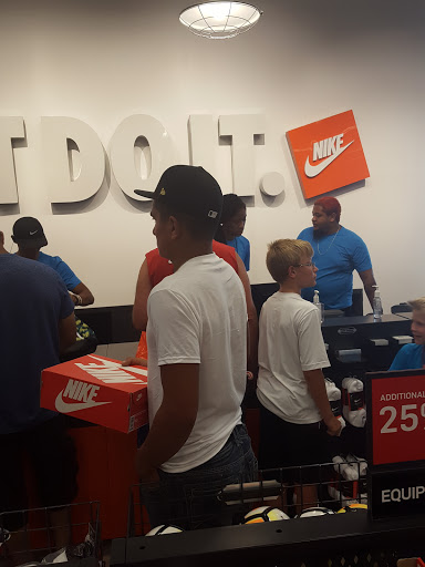 Clothing Store «Nike Factory Store», reviews and photos, 505 Premium Outlets Dr, Monroe, OH 45050, USA