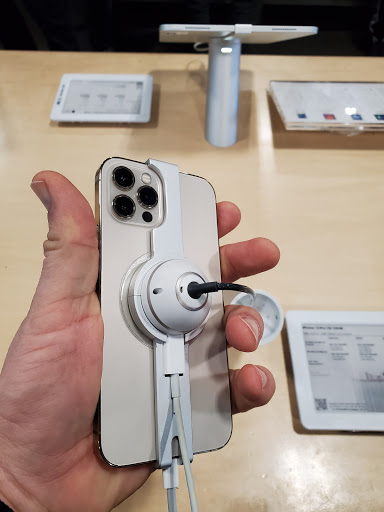 Electronics Store «Best Buy», reviews and photos, 8923 Bay Pkwy, Brooklyn, NY 11214, USA