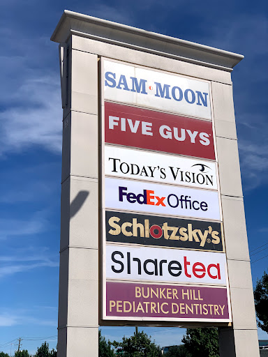 Shipping and Mailing Service «FedEx Office Ship Center», reviews and photos, 800 Gessner Rd #130, Houston, TX 77024, USA