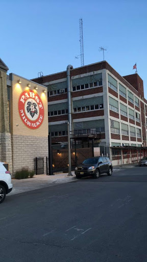 Brewery «Best Place at the Historic Pabst Brewery», reviews and photos, 901 W Juneau Ave, Milwaukee, WI 53233, USA