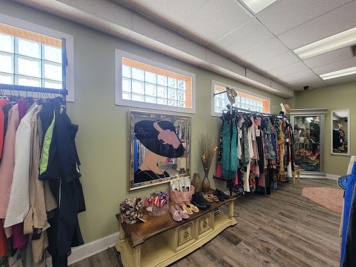 Thrift Store «Restoration Ministries Thrift», reviews and photos, 14950 Dixie Hwy, Harvey, IL 60426, USA