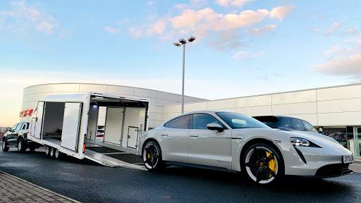 Enclosed Luxury Car Transport Manchester