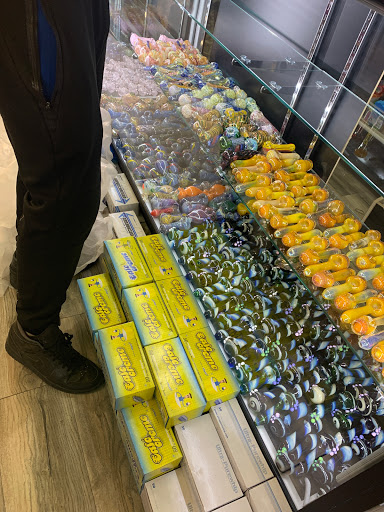 Tobacco Shop «Starbuzz Smoke Shop», reviews and photos, 668 Soscol Ave, Napa, CA 94559, USA