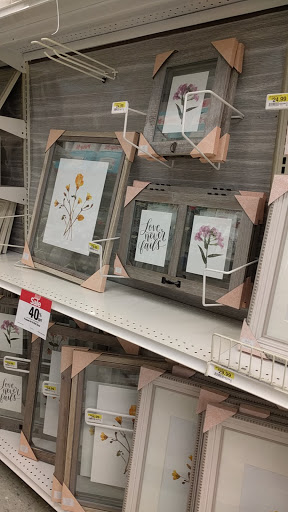 Shoe Store «DSW Designer Shoe Warehouse», reviews and photos, 2000 Mallory Ln #260, Brentwood, TN 37027, USA